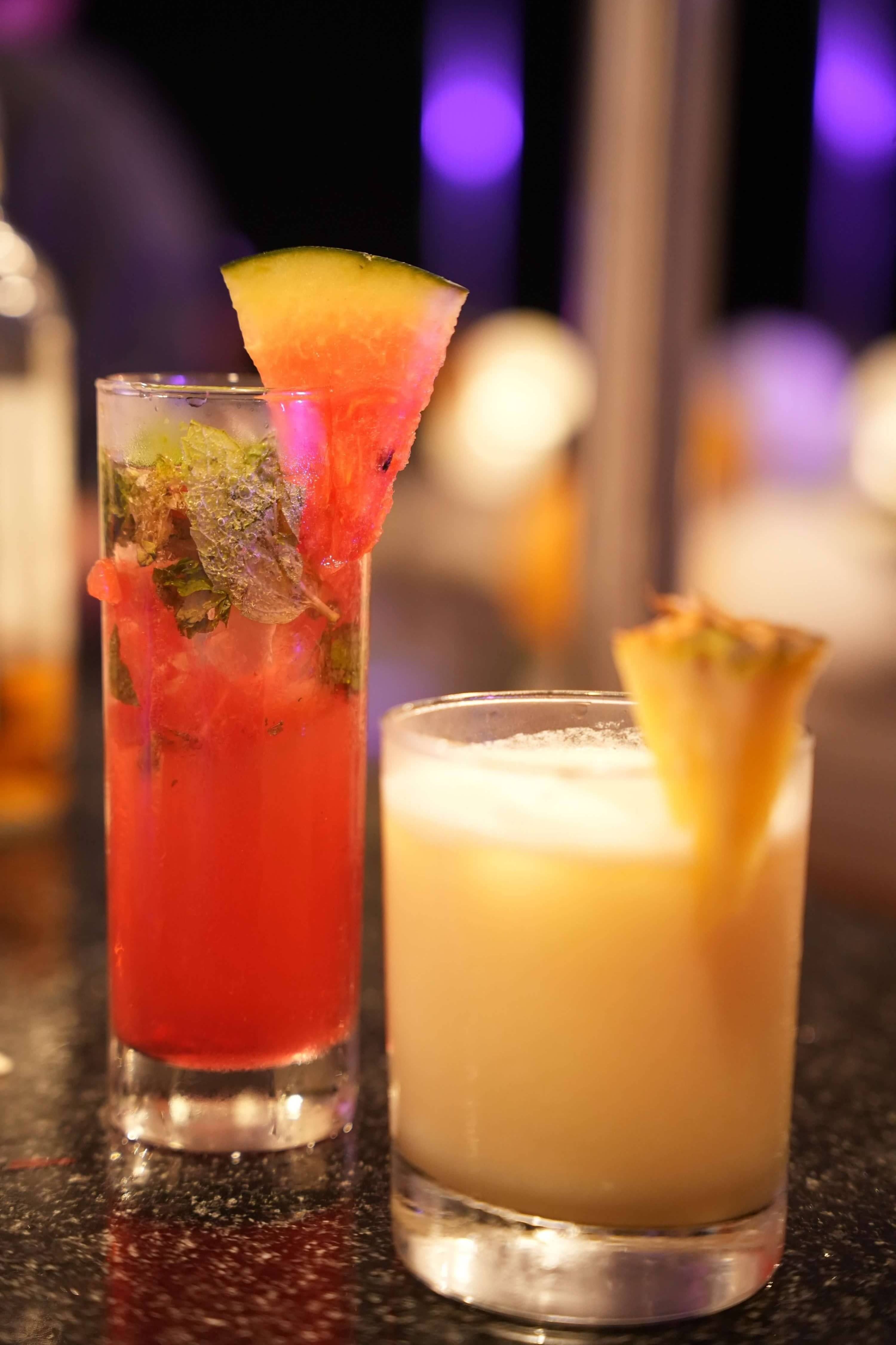Cocktails at the Leo Mar bar — a martini with a floating flower