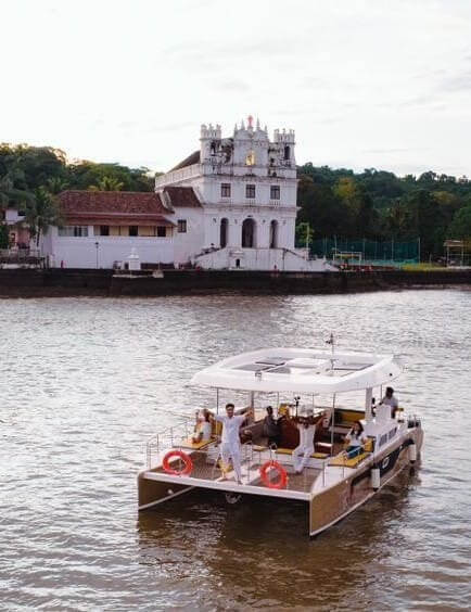 Kimono — Catamaran for up to 15 guests in Goa